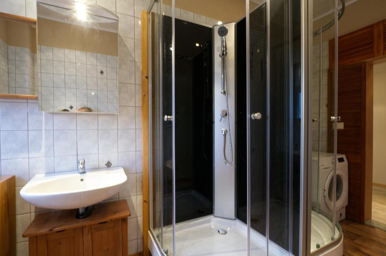 Ferienwohnung Am Busbahnhof アンベルク・ブッフホルツ エクステリア 写真