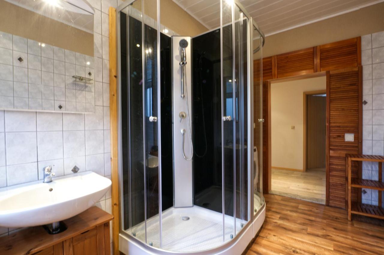 Ferienwohnung Am Busbahnhof アンベルク・ブッフホルツ エクステリア 写真