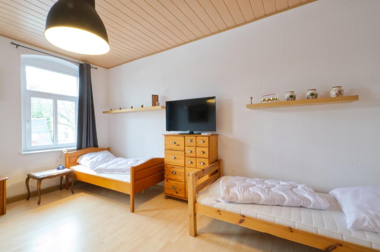Ferienwohnung Am Busbahnhof アンベルク・ブッフホルツ エクステリア 写真