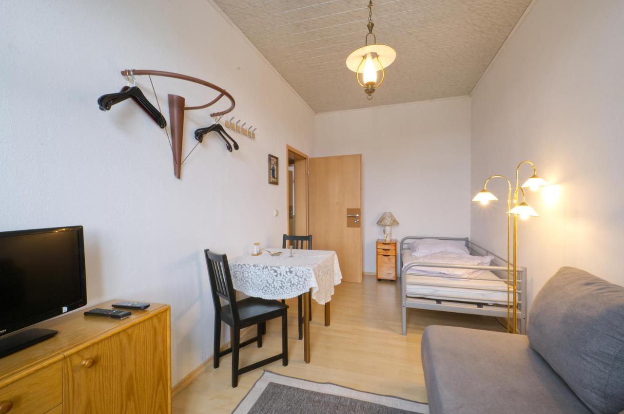 Ferienwohnung Am Busbahnhof アンベルク・ブッフホルツ エクステリア 写真