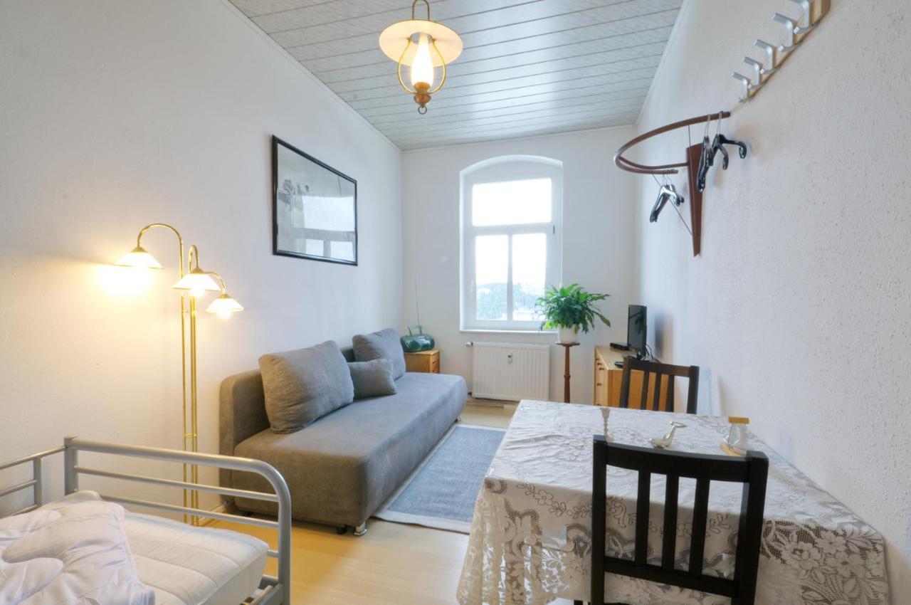 Ferienwohnung Am Busbahnhof アンベルク・ブッフホルツ エクステリア 写真