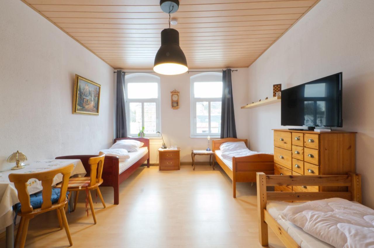 Ferienwohnung Am Busbahnhof アンベルク・ブッフホルツ エクステリア 写真