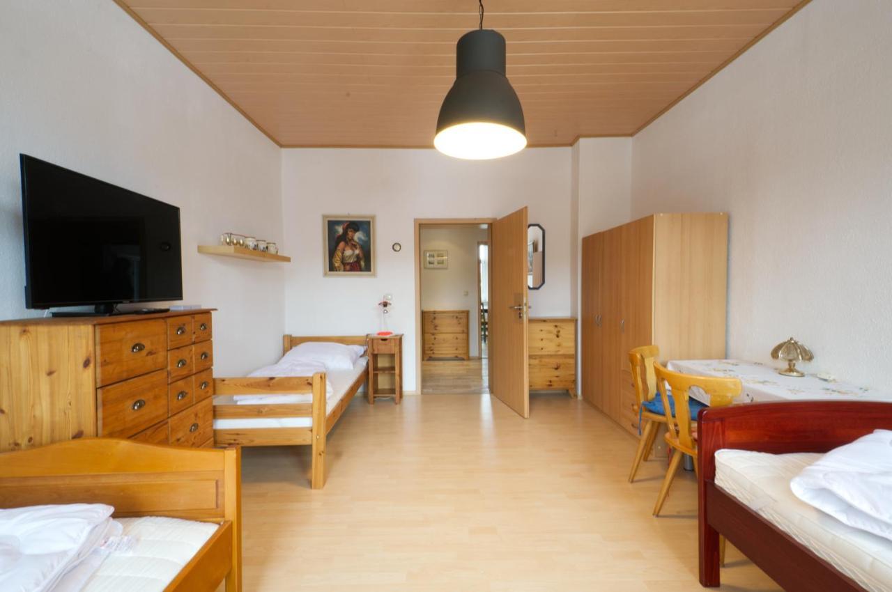 Ferienwohnung Am Busbahnhof アンベルク・ブッフホルツ エクステリア 写真