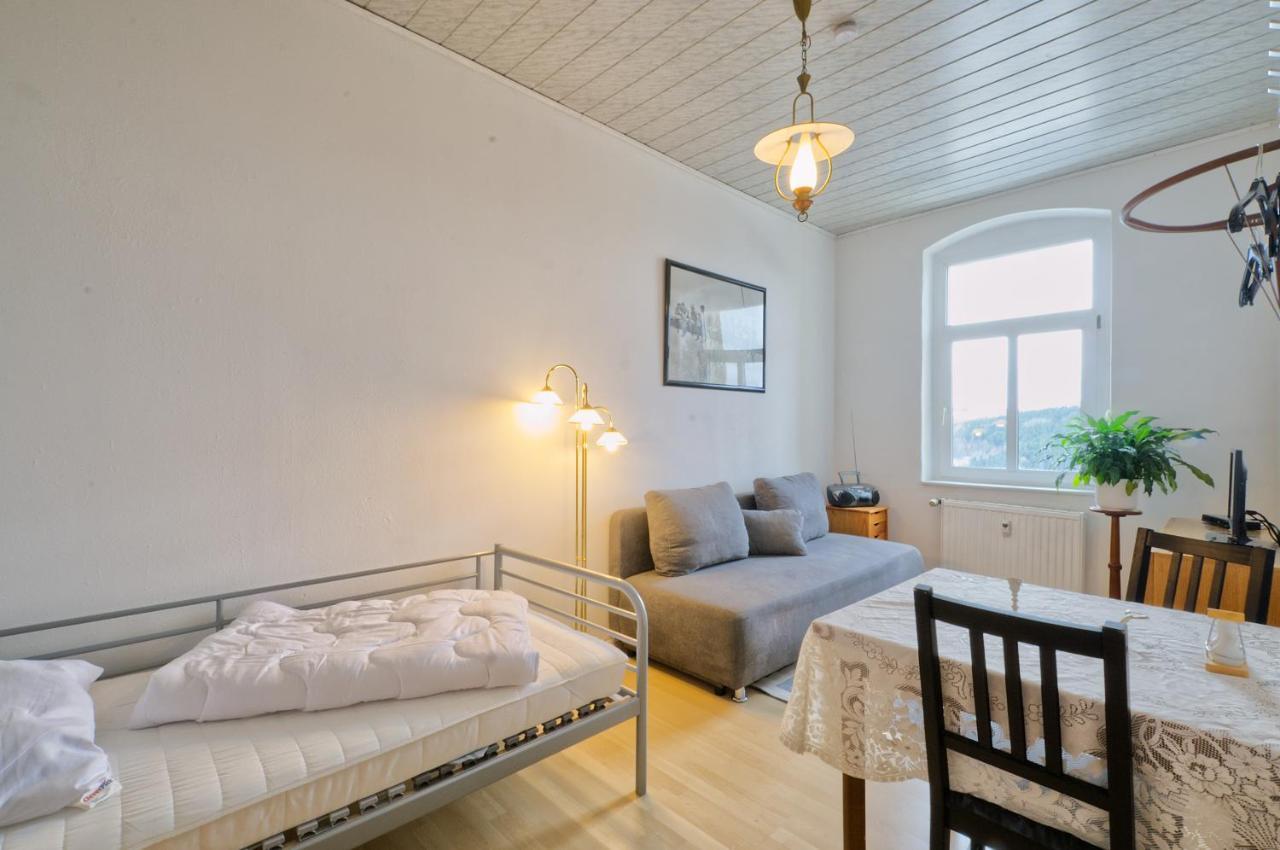 Ferienwohnung Am Busbahnhof アンベルク・ブッフホルツ エクステリア 写真