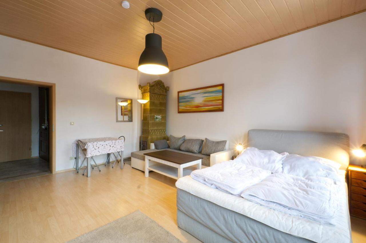 Ferienwohnung Am Busbahnhof アンベルク・ブッフホルツ エクステリア 写真